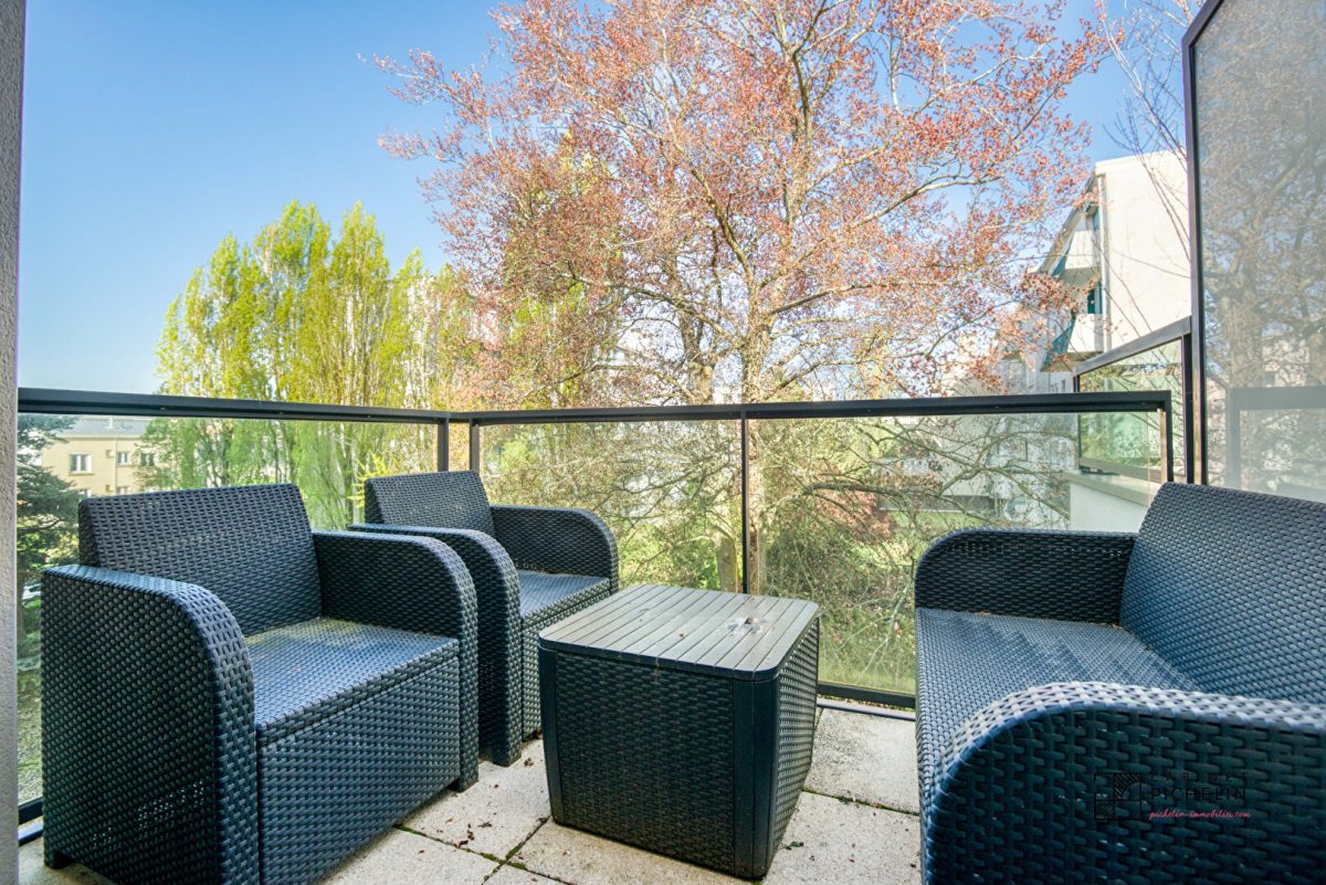 Beau T1 bis en excellent état avec terrasse