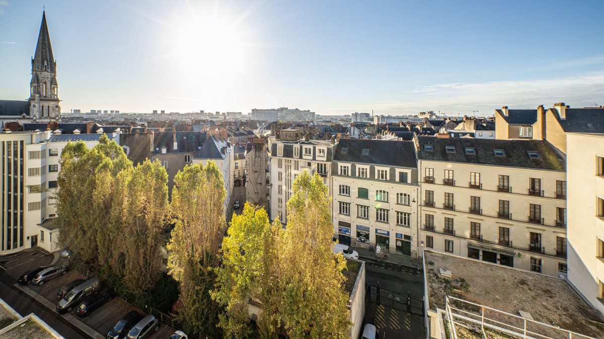 Appartement Nantes Centre ville T4 dernier étage, balcon et garage.